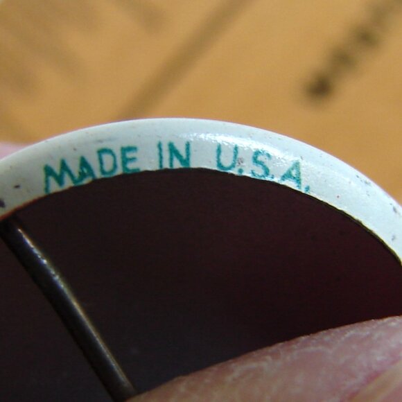 Vtg Pinback Button: Kellogg's Corn Flakes Rooster, Metal, Made in USA, Cereal - Picture 3 of 4